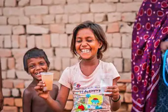 Water filter distribution