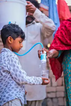 Water filter distribution